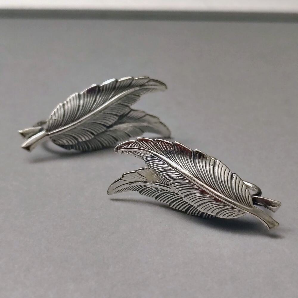 BEAUTIFUL BEAU 925 STERLING SILVER FEATHER SCREW BACK EARRINGS